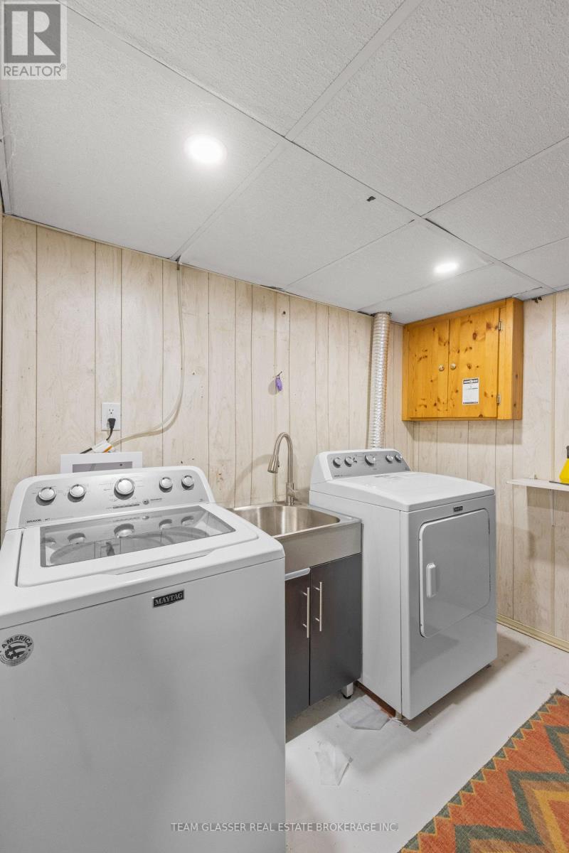 #62 1220 ROYAL YORK ROAD - 35
