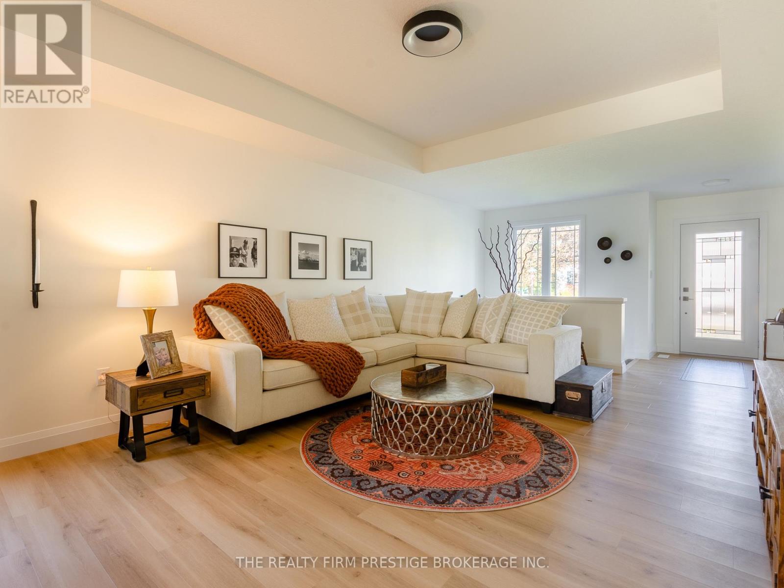 32 BROADWAY AVENUE - 10