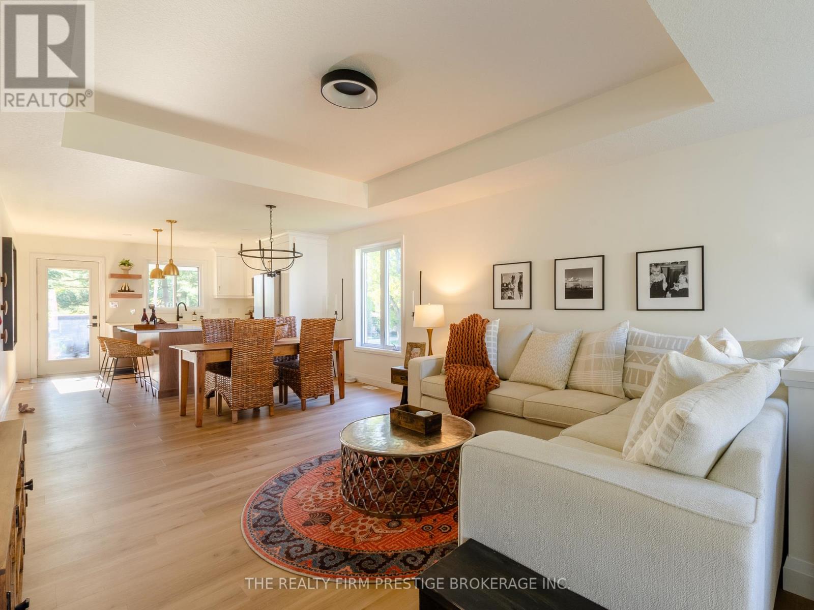 32 BROADWAY AVENUE - 3