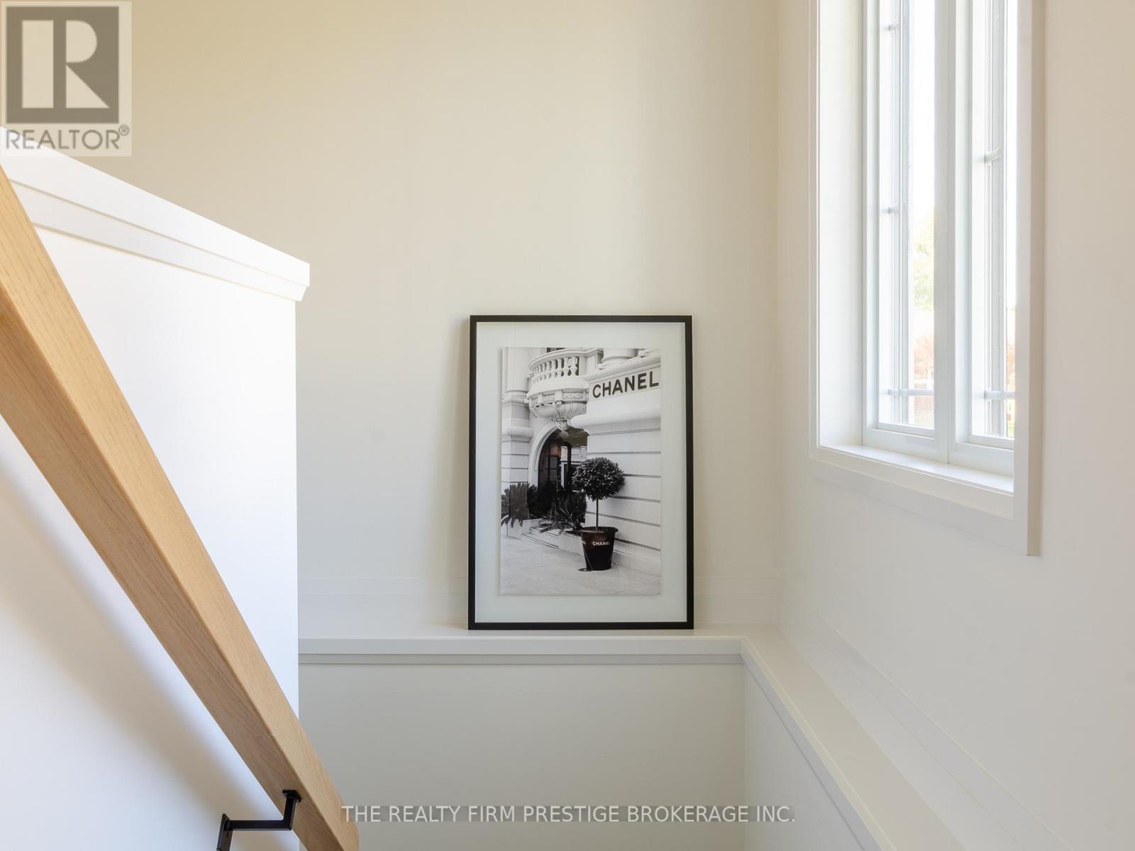 32 BROADWAY AVENUE - 8