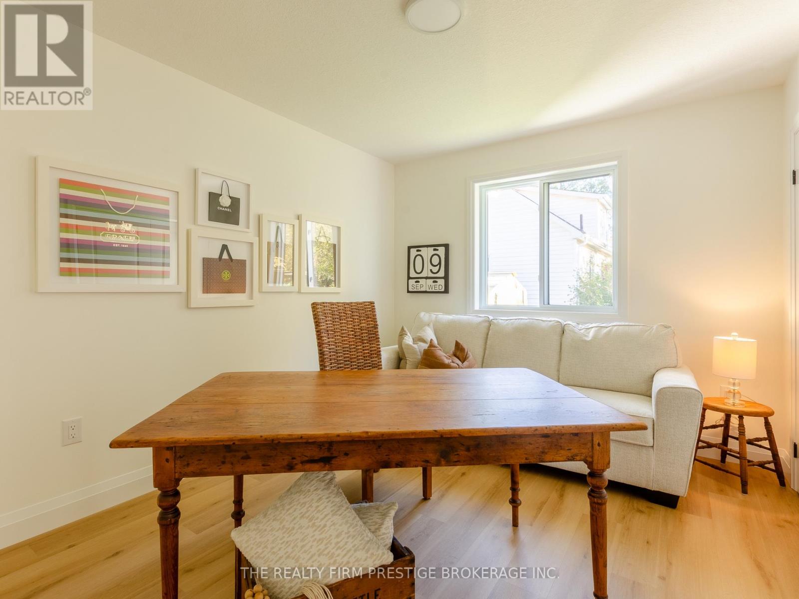 32 BROADWAY AVENUE - 9