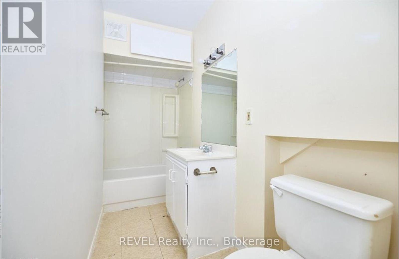 8 PELHAM ROAD - 6