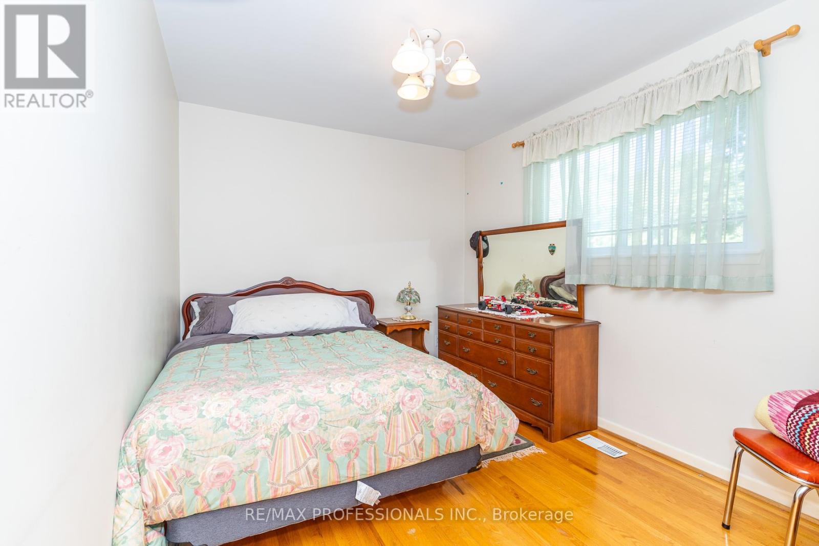 64 IKLEY ROAD - 13