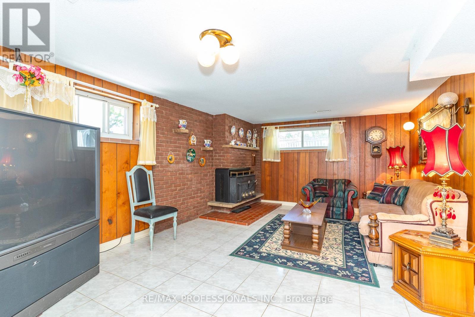64 IKLEY ROAD - 17