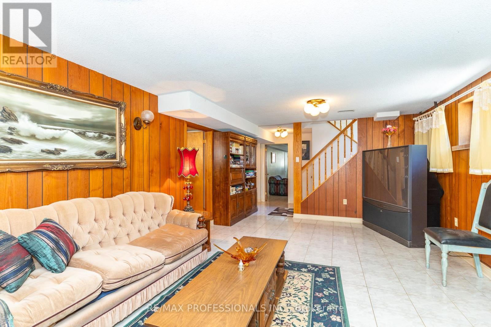 64 IKLEY ROAD - 19