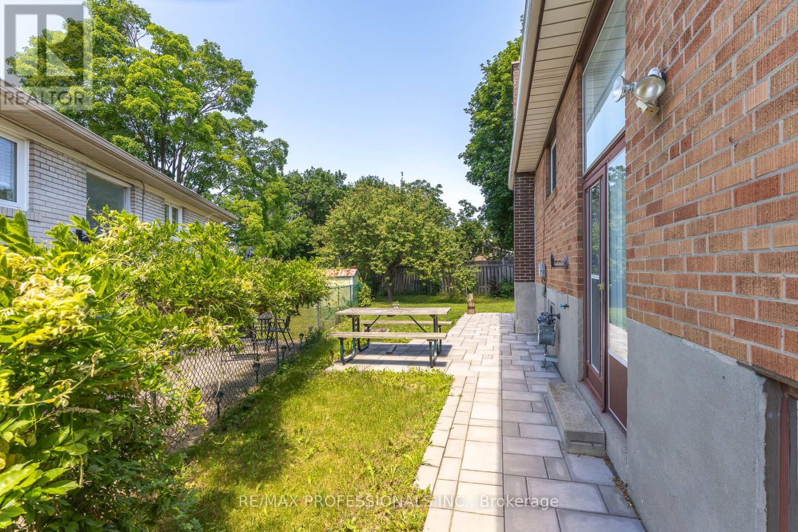 64 IKLEY ROAD - 23