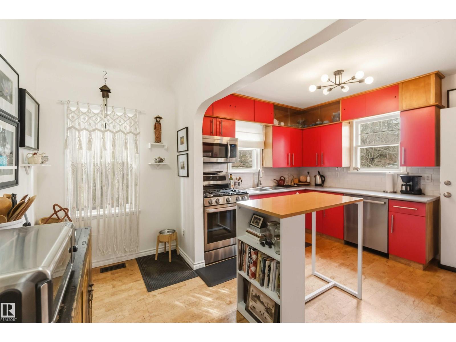 6036 106 ST NW - 15