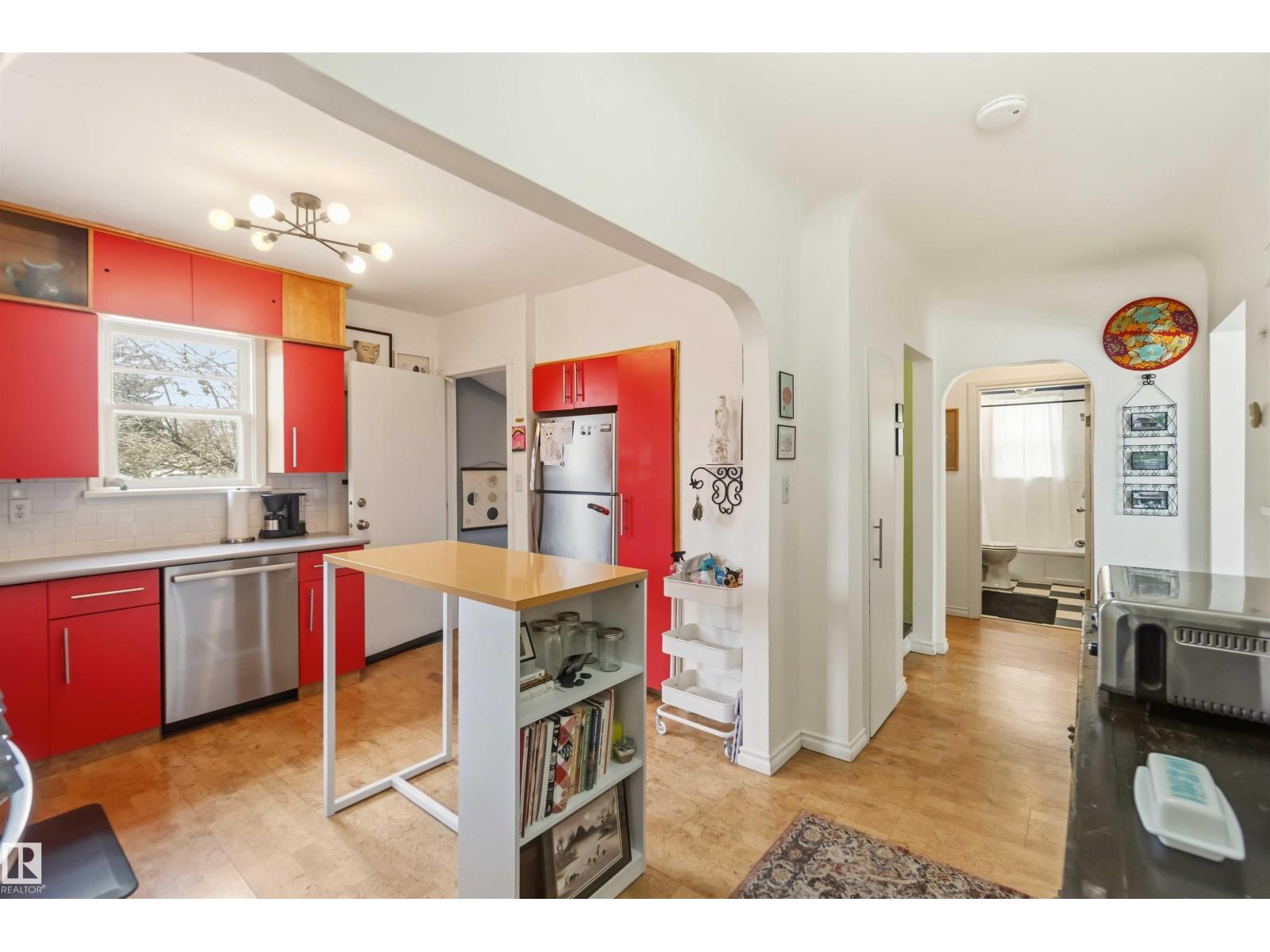 6036 106 ST NW - 16