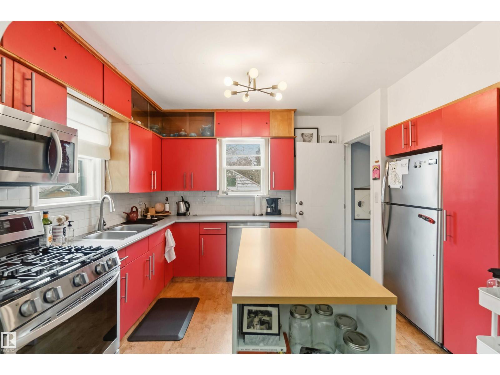 6036 106 ST NW - 17