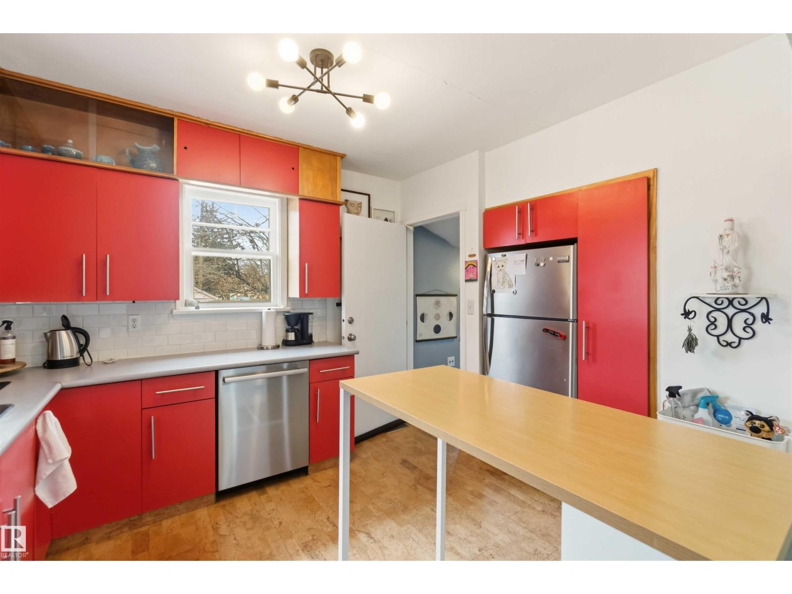 6036 106 ST NW - 19