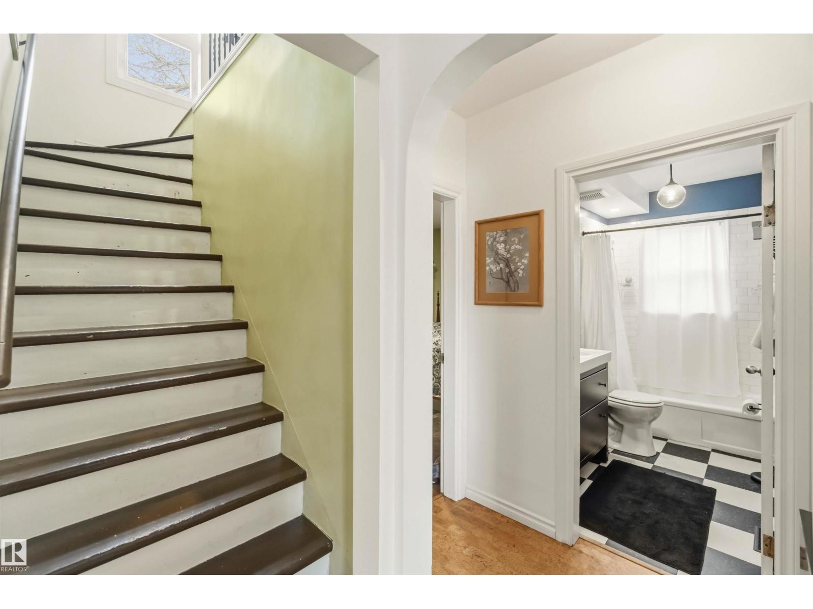 6036 106 ST NW - 23