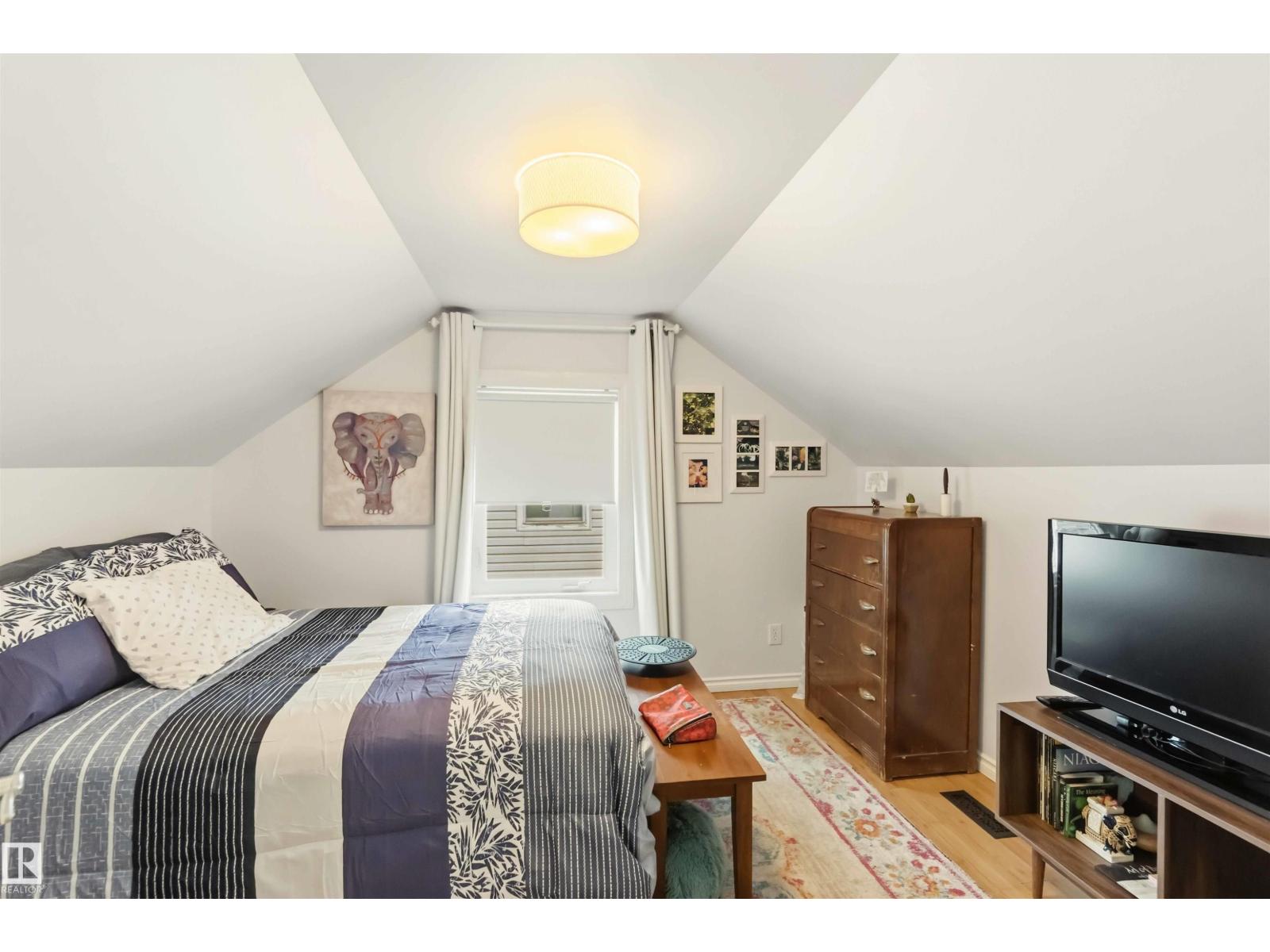 6036 106 ST NW - 32