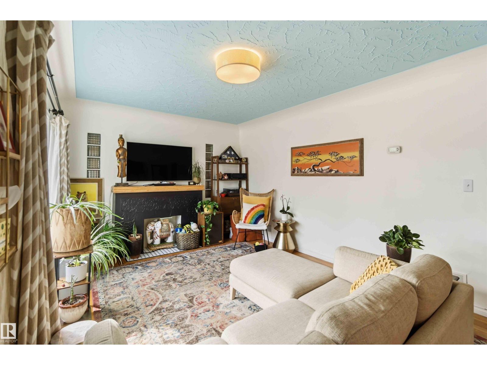 6036 106 ST NW - 4