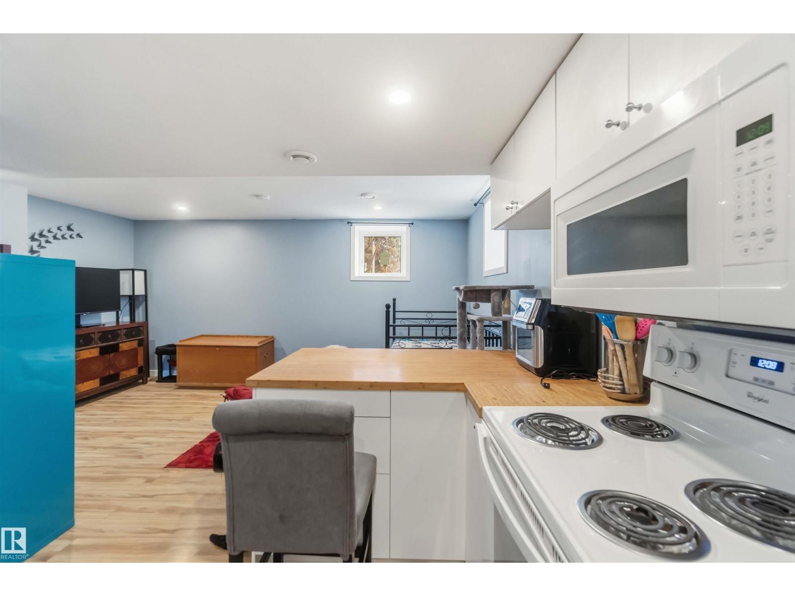 6036 106 ST NW - 47