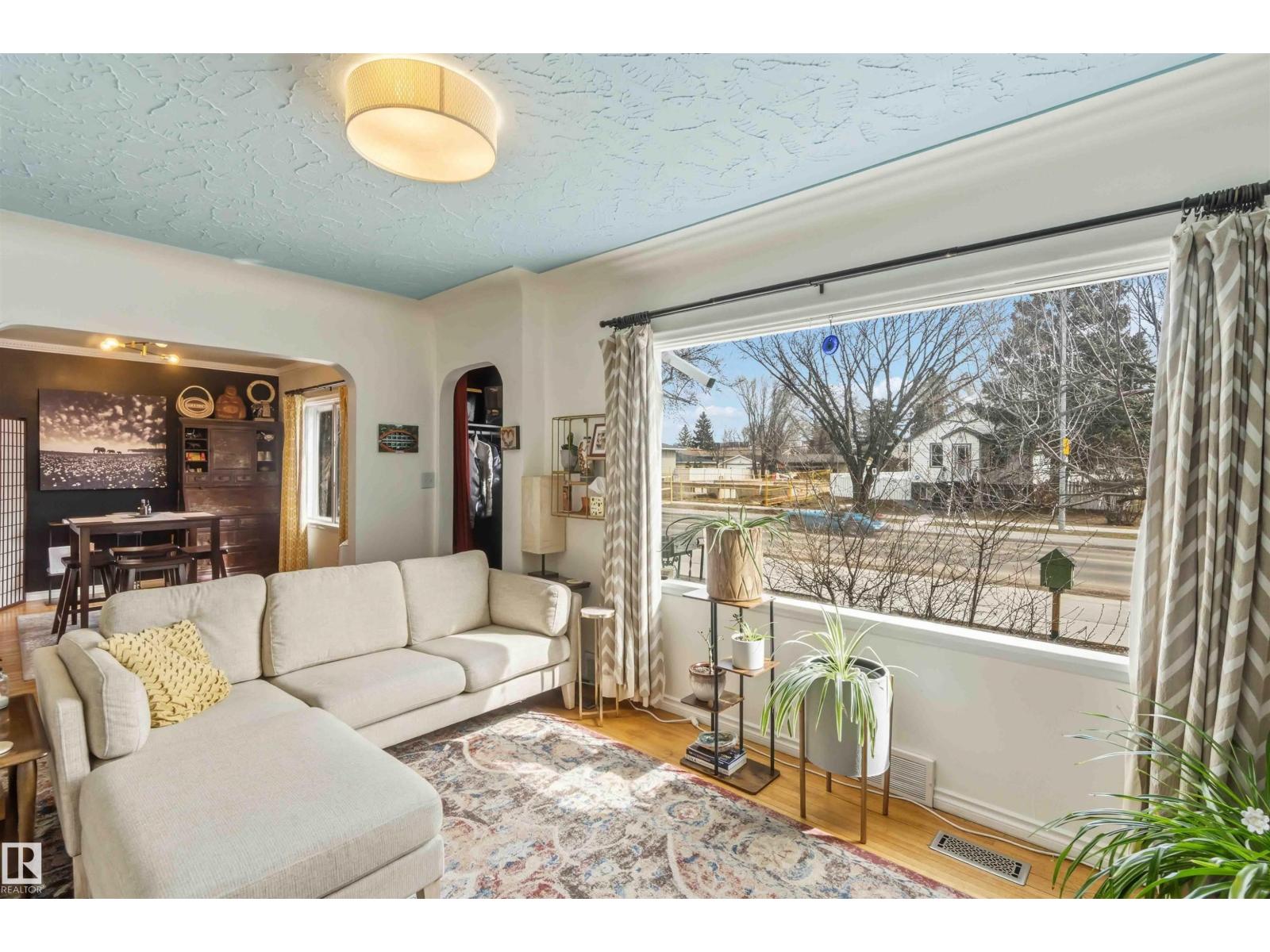 6036 106 ST NW - 7