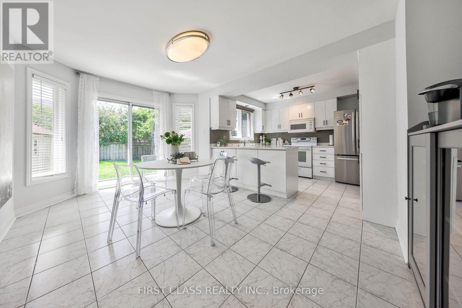 2511 LINWOOD STREET - 14