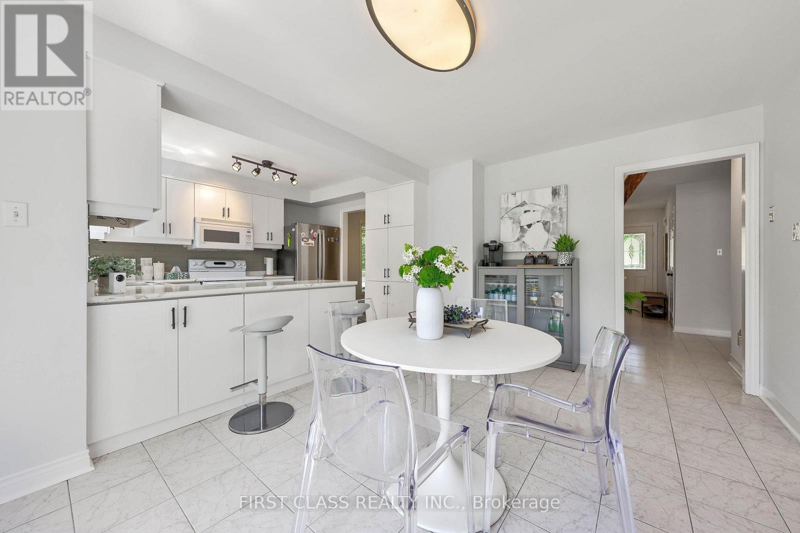 2511 LINWOOD STREET - 16