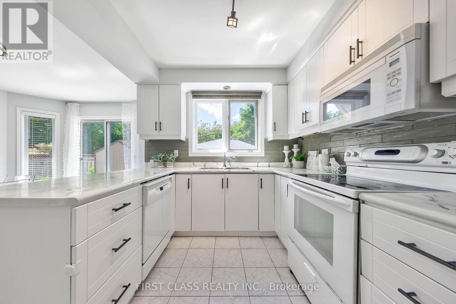 2511 LINWOOD STREET - 20