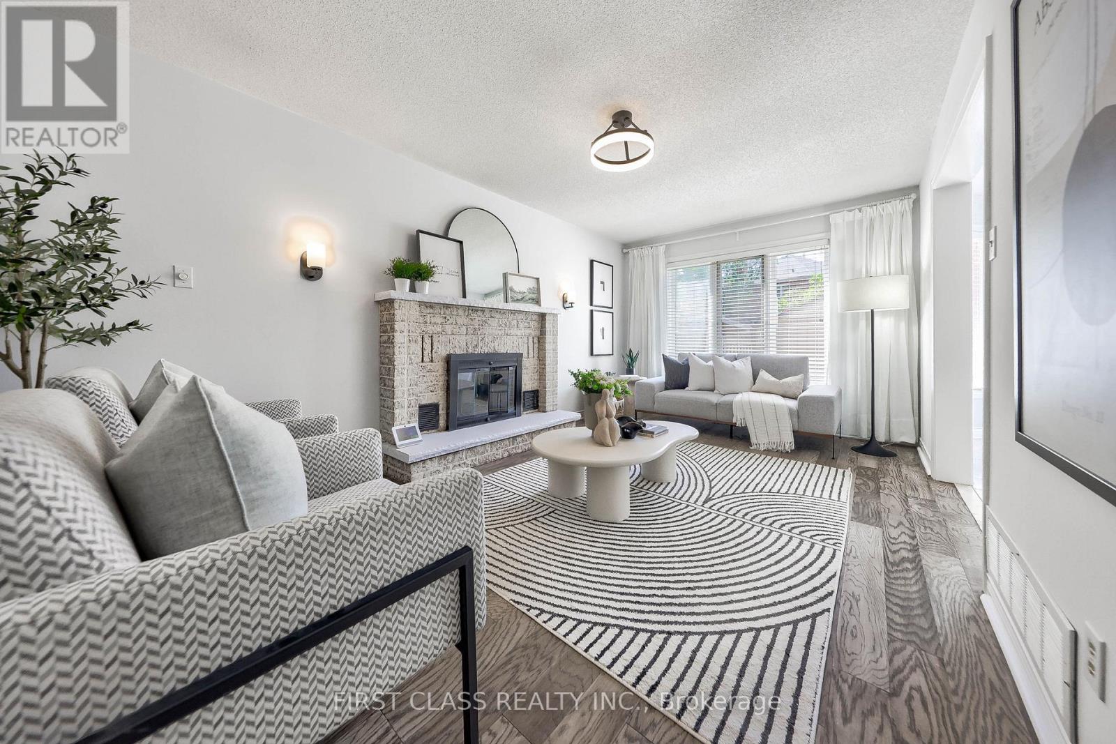 2511 LINWOOD STREET - 21