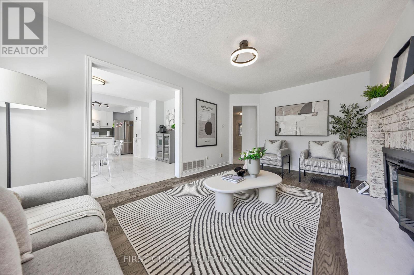 2511 LINWOOD STREET - 24
