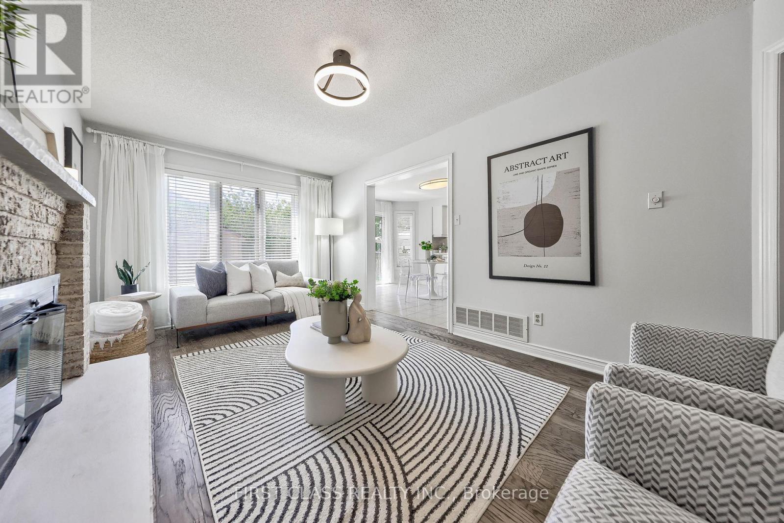2511 LINWOOD STREET - 25