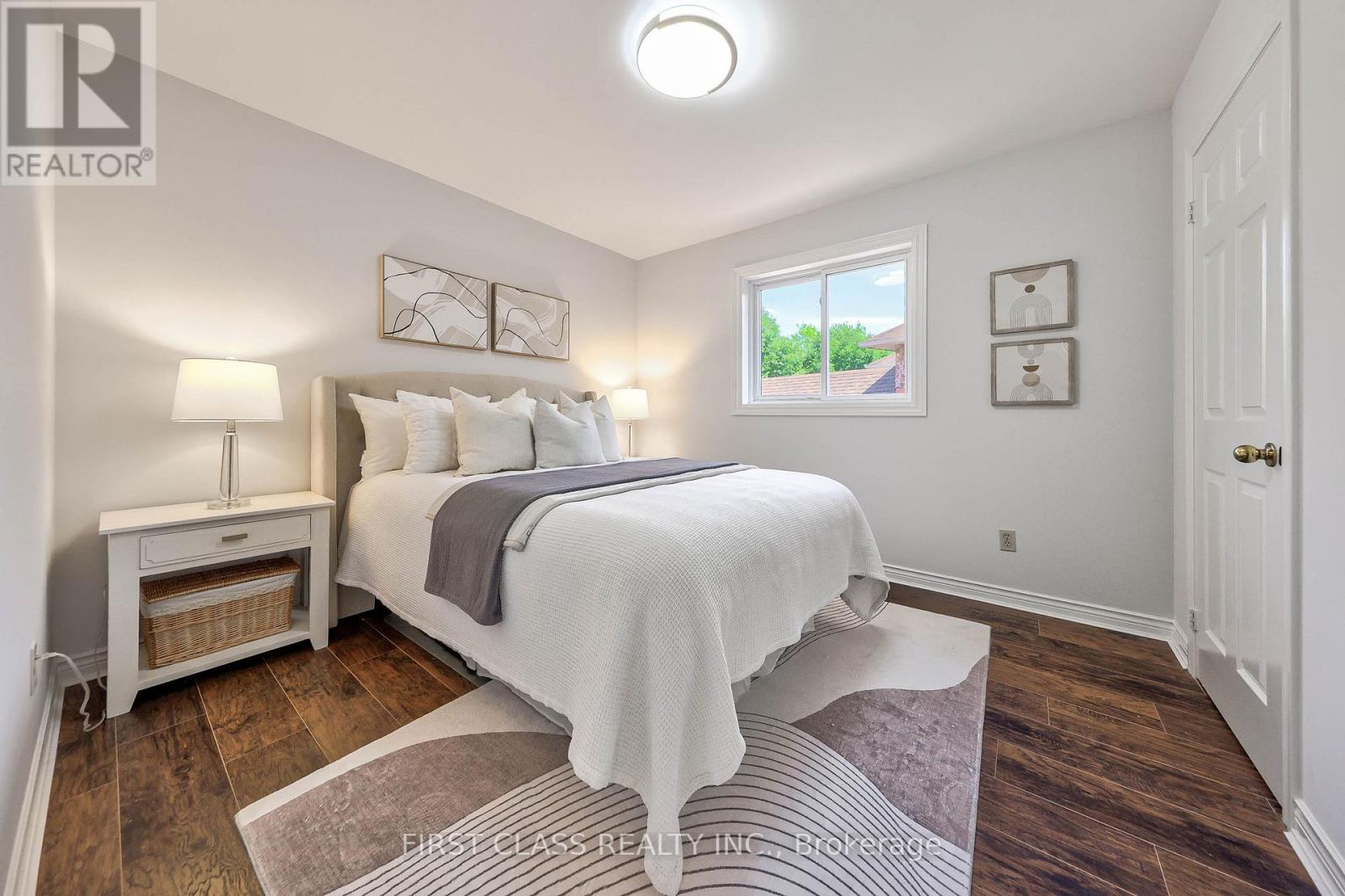 2511 LINWOOD STREET - 32