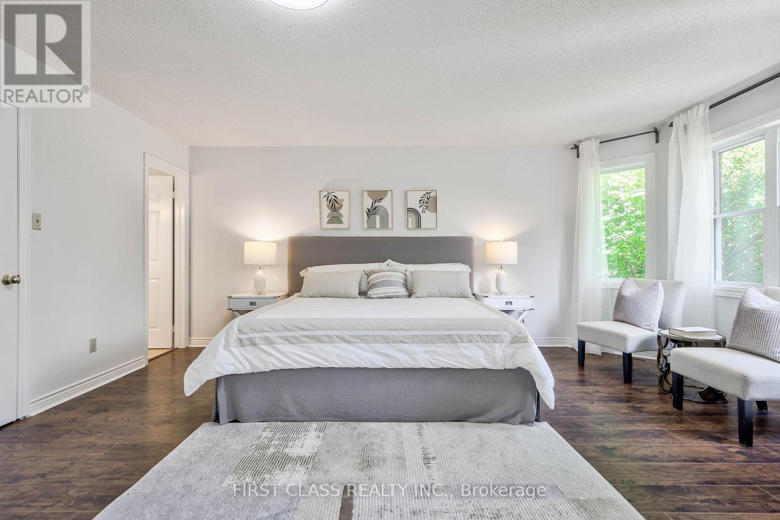 2511 LINWOOD STREET - 34