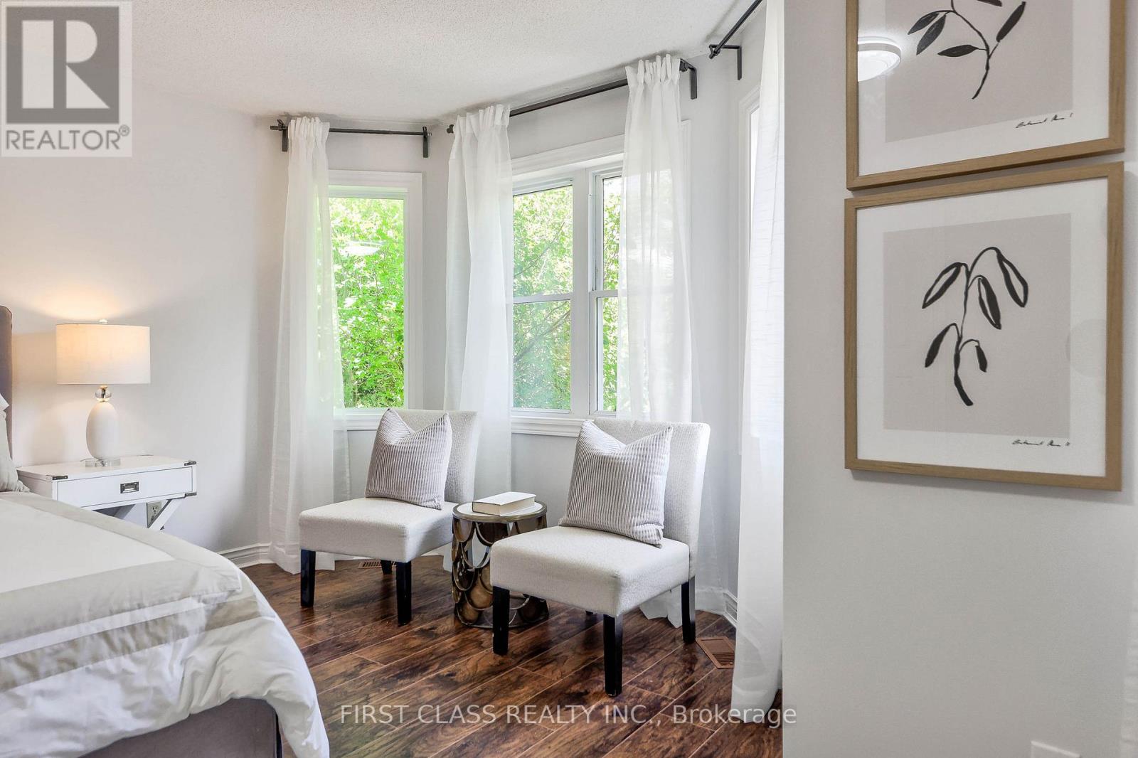 2511 LINWOOD STREET - 37
