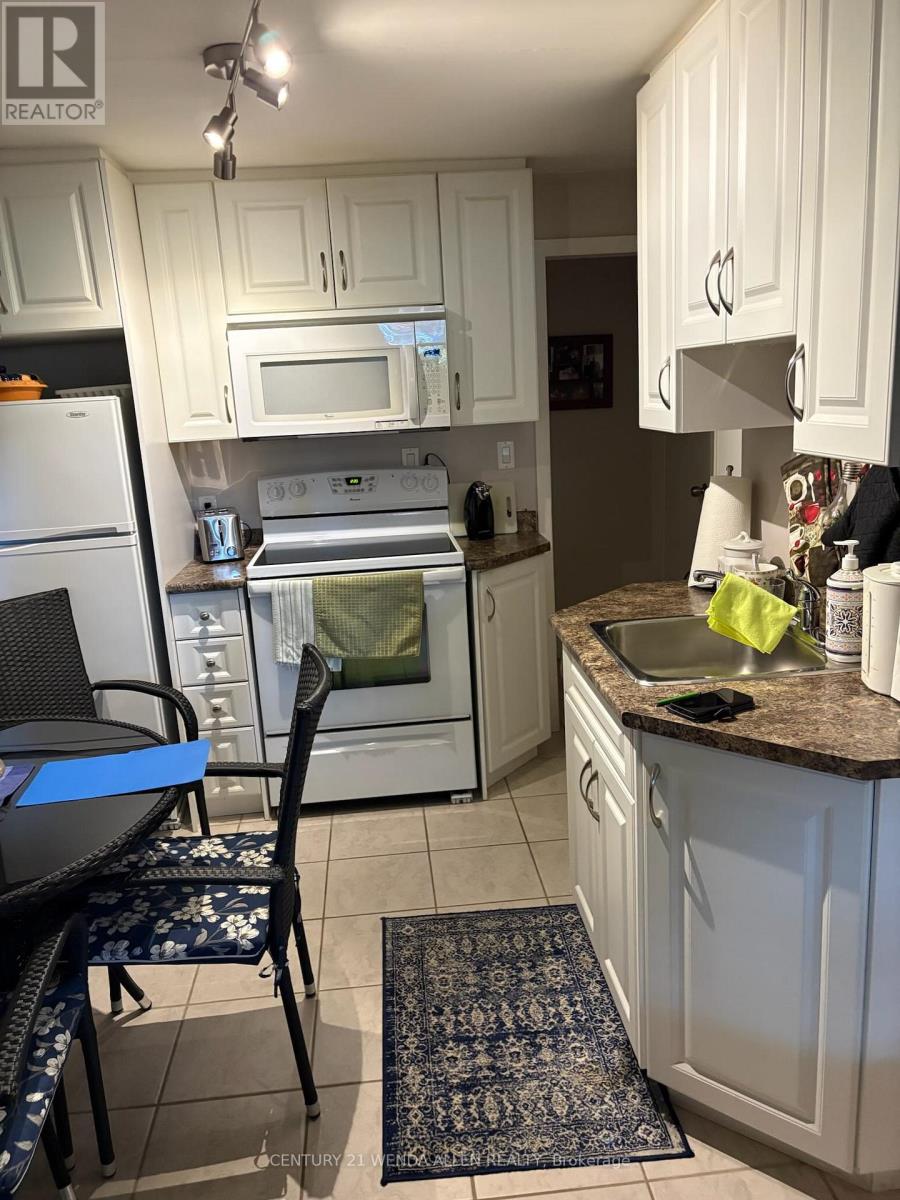 558 LANSDOWNE DRIVE - 6