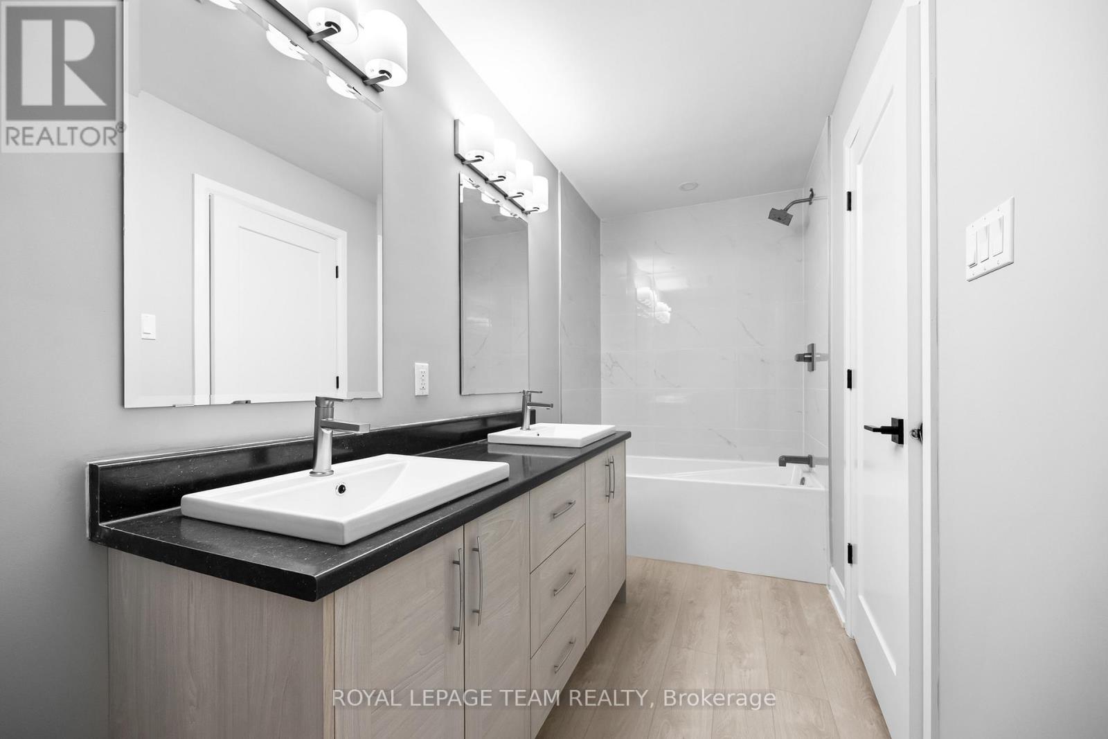 346 LEWIS STREET W - 17