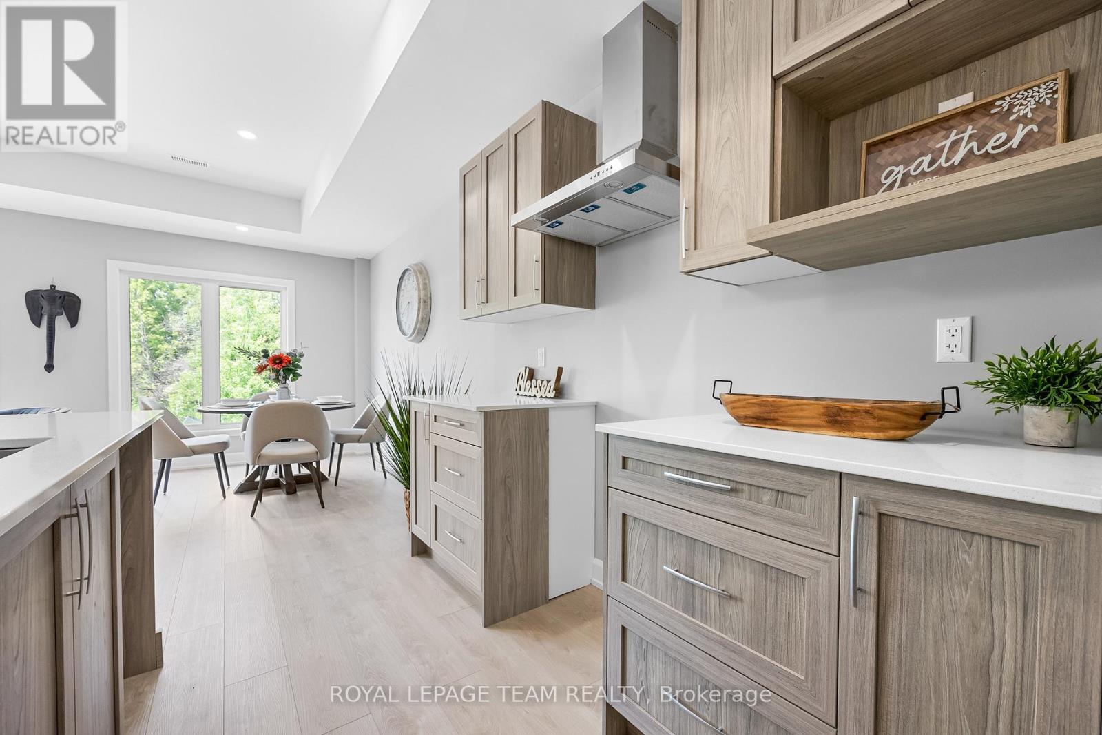 350 LEWIS STREET W - 6