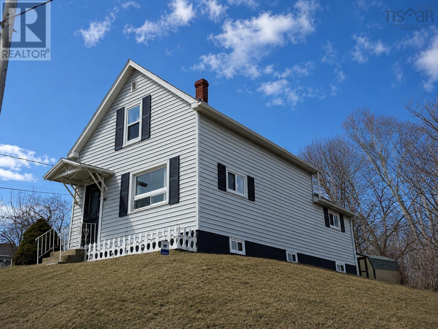 6 Chestnut Street - 1
