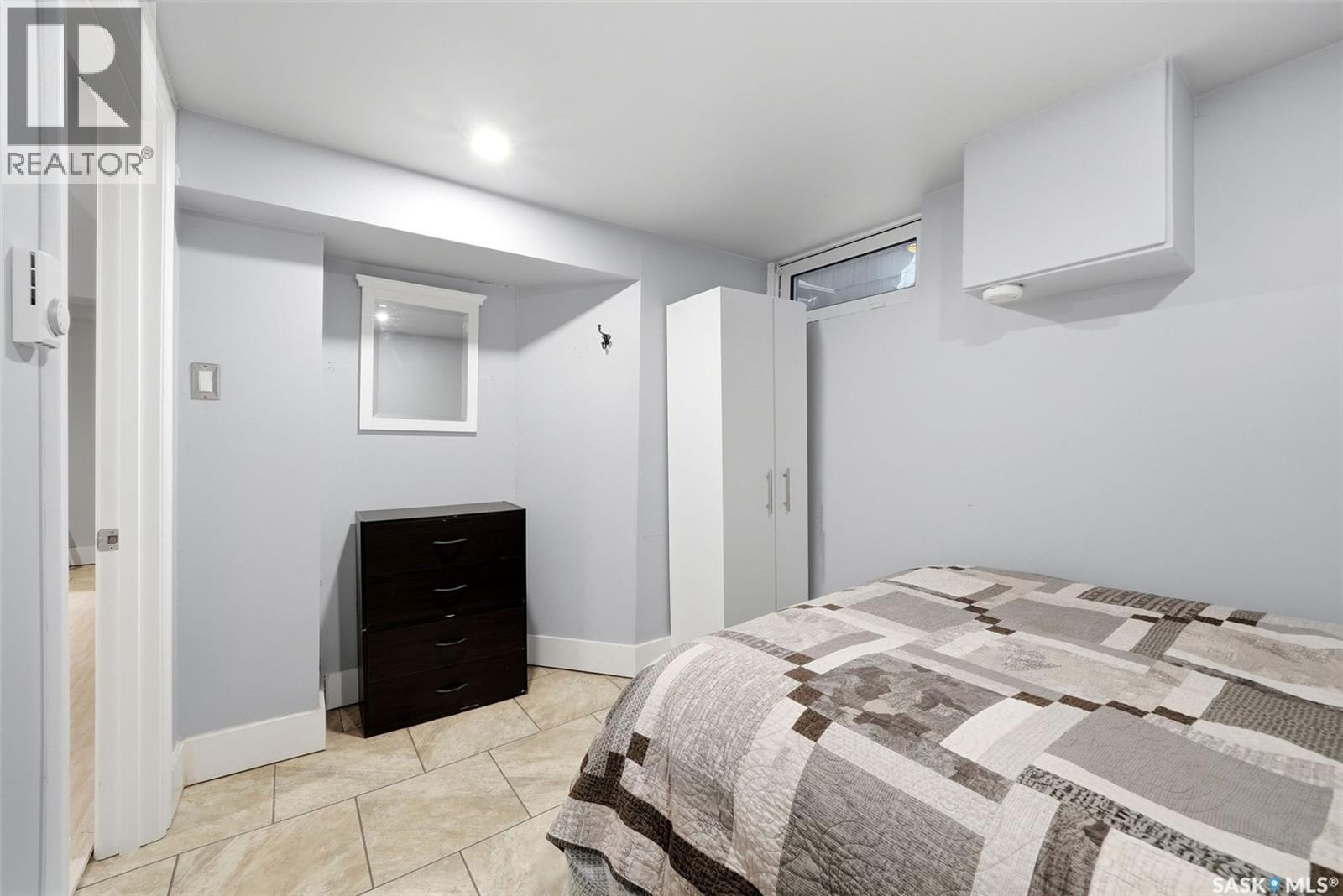 2950 Retallack STREET - 23