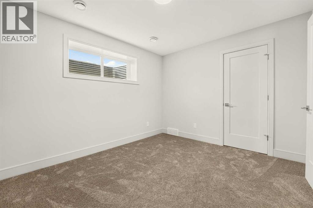 94 Miners Road W — photo 43