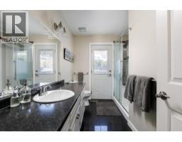 Kitchen - 6076 Beatrice Road, Peachland, BC V0H1X0 Photo 17
