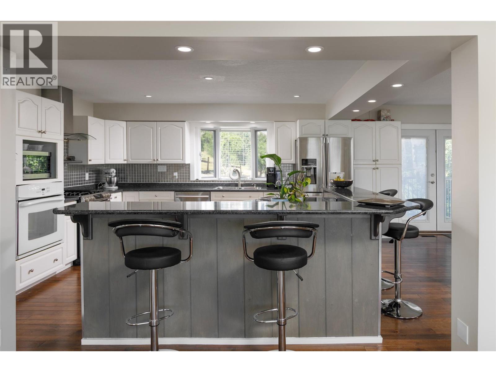 6076 Beatrice Road - 7