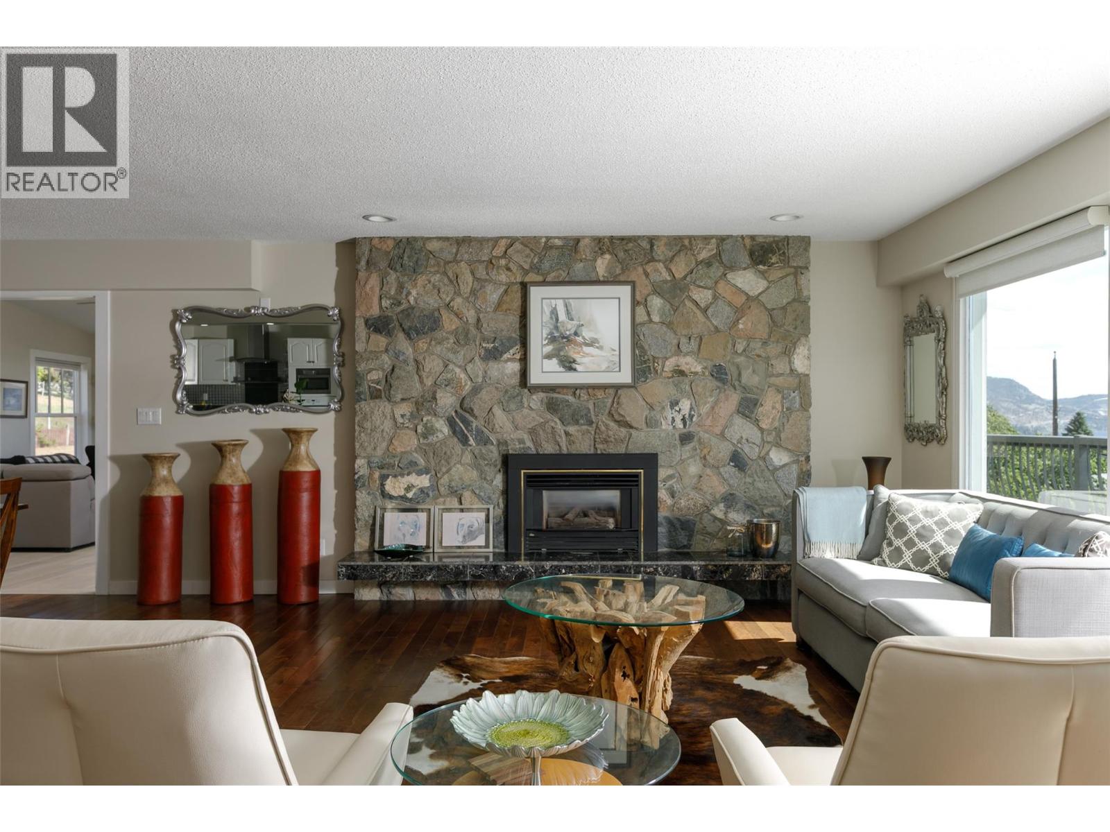 6076 Beatrice Road - 13