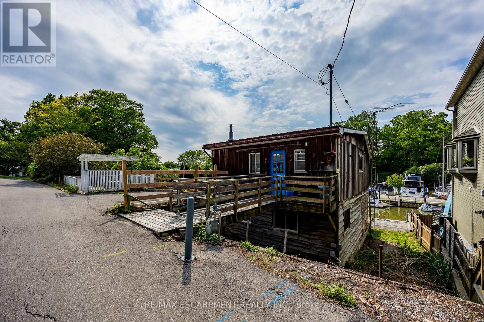 7 DOUGLAS STREET - 4