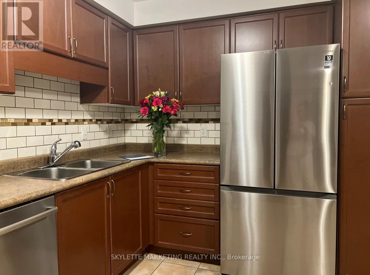 24 LAMBETH WAY - 6