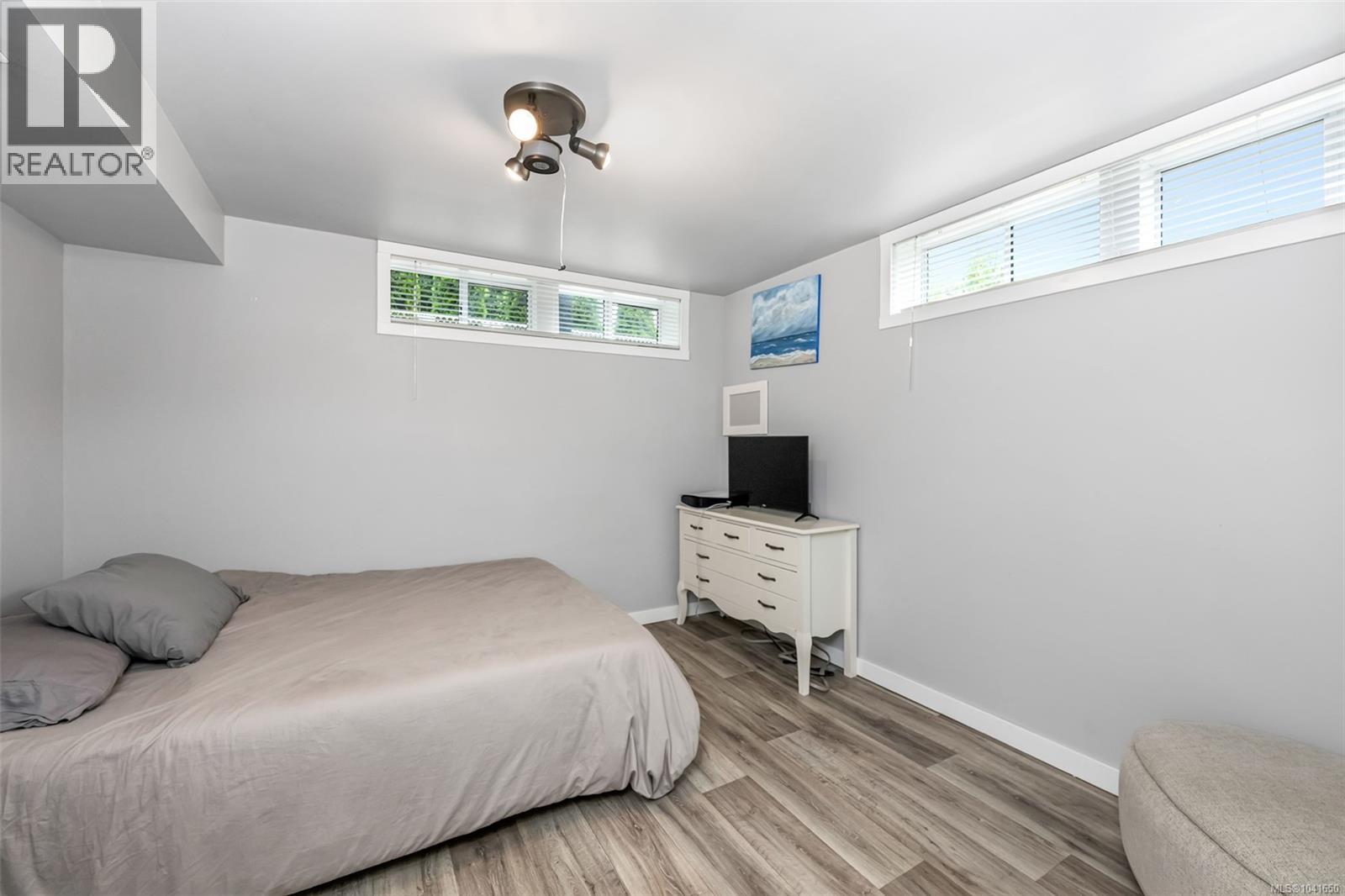 105 Cowichan Ave - 16