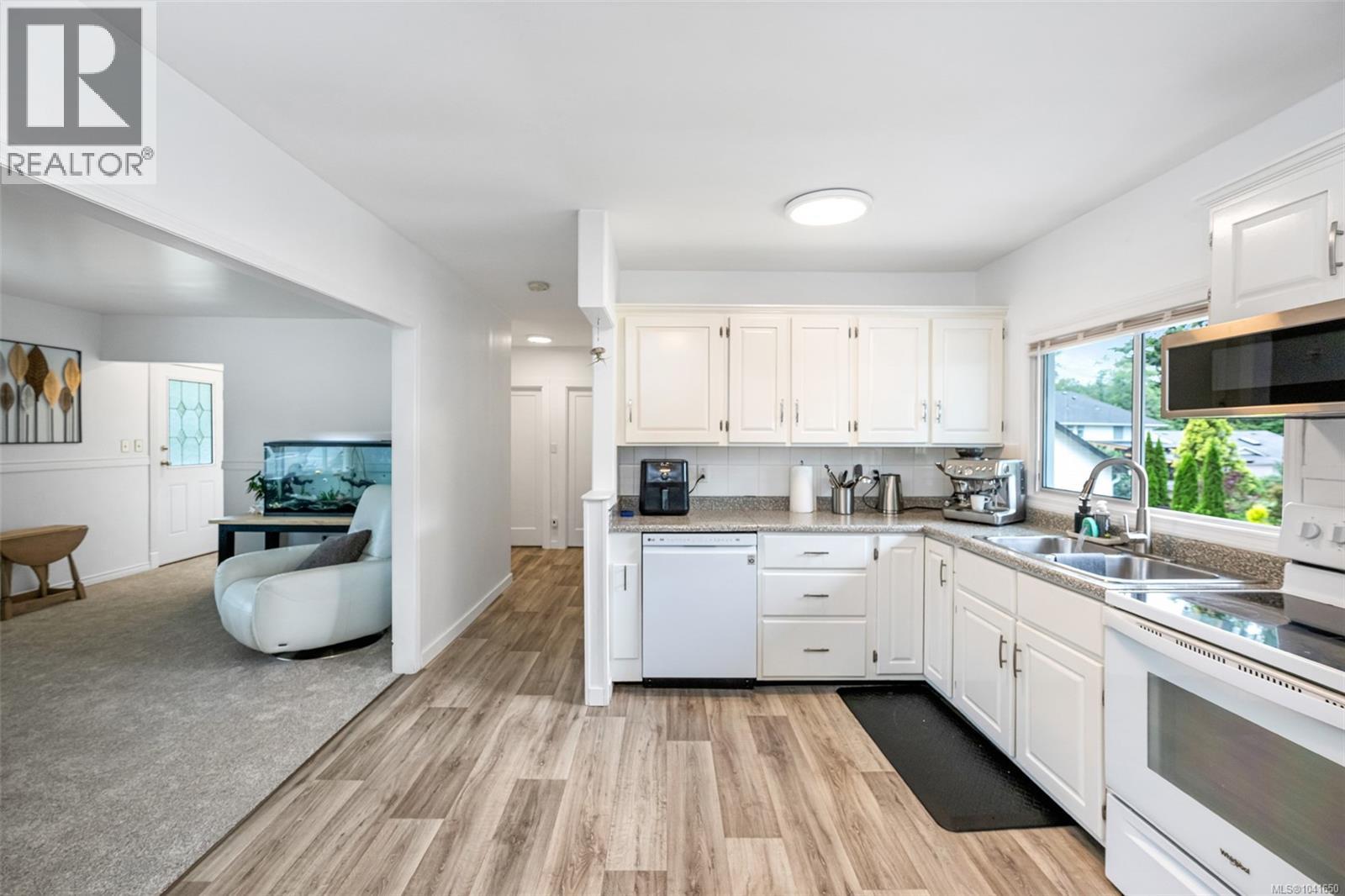 105 Cowichan Ave - 15