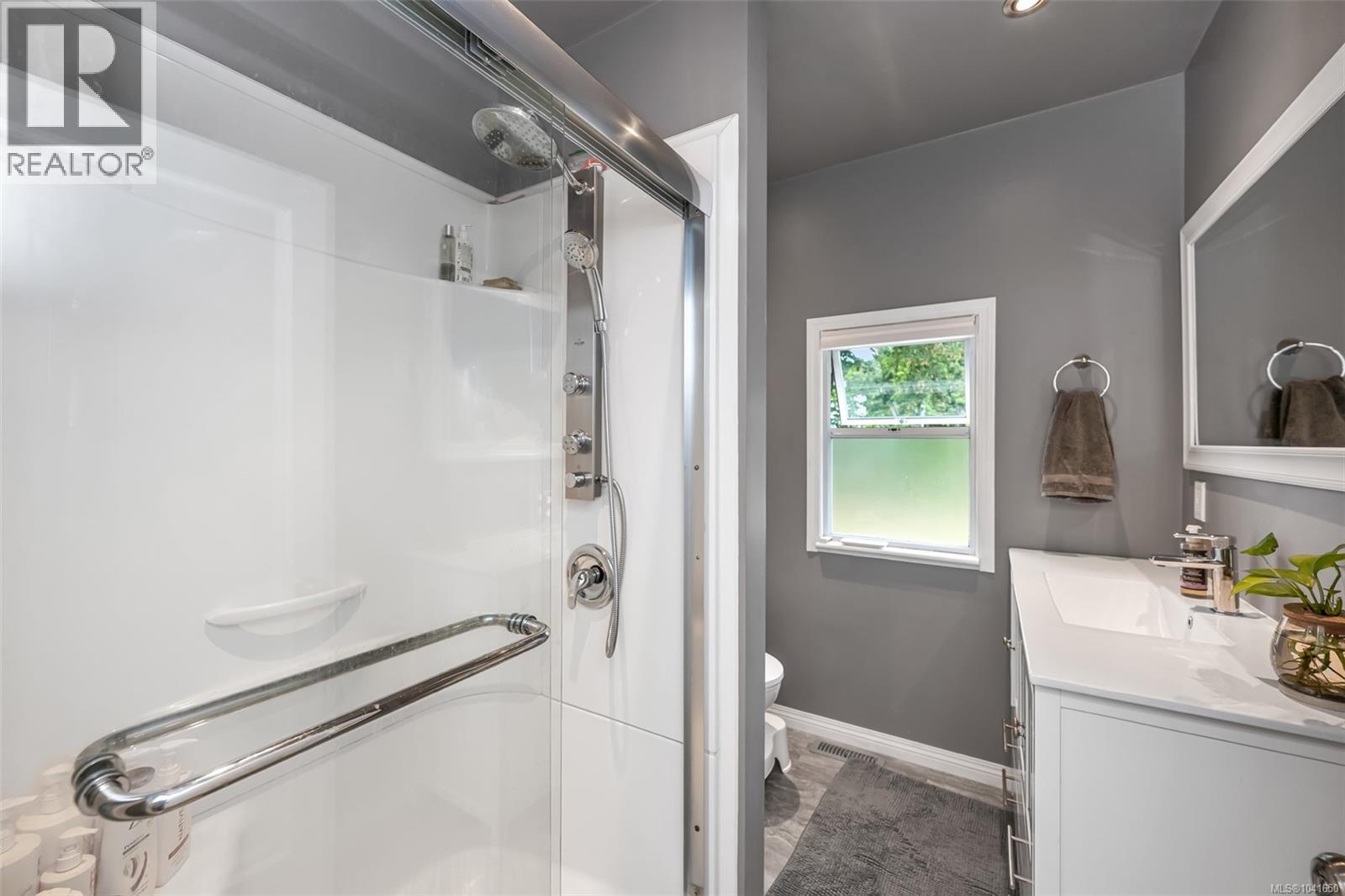 105 Cowichan Ave - 7