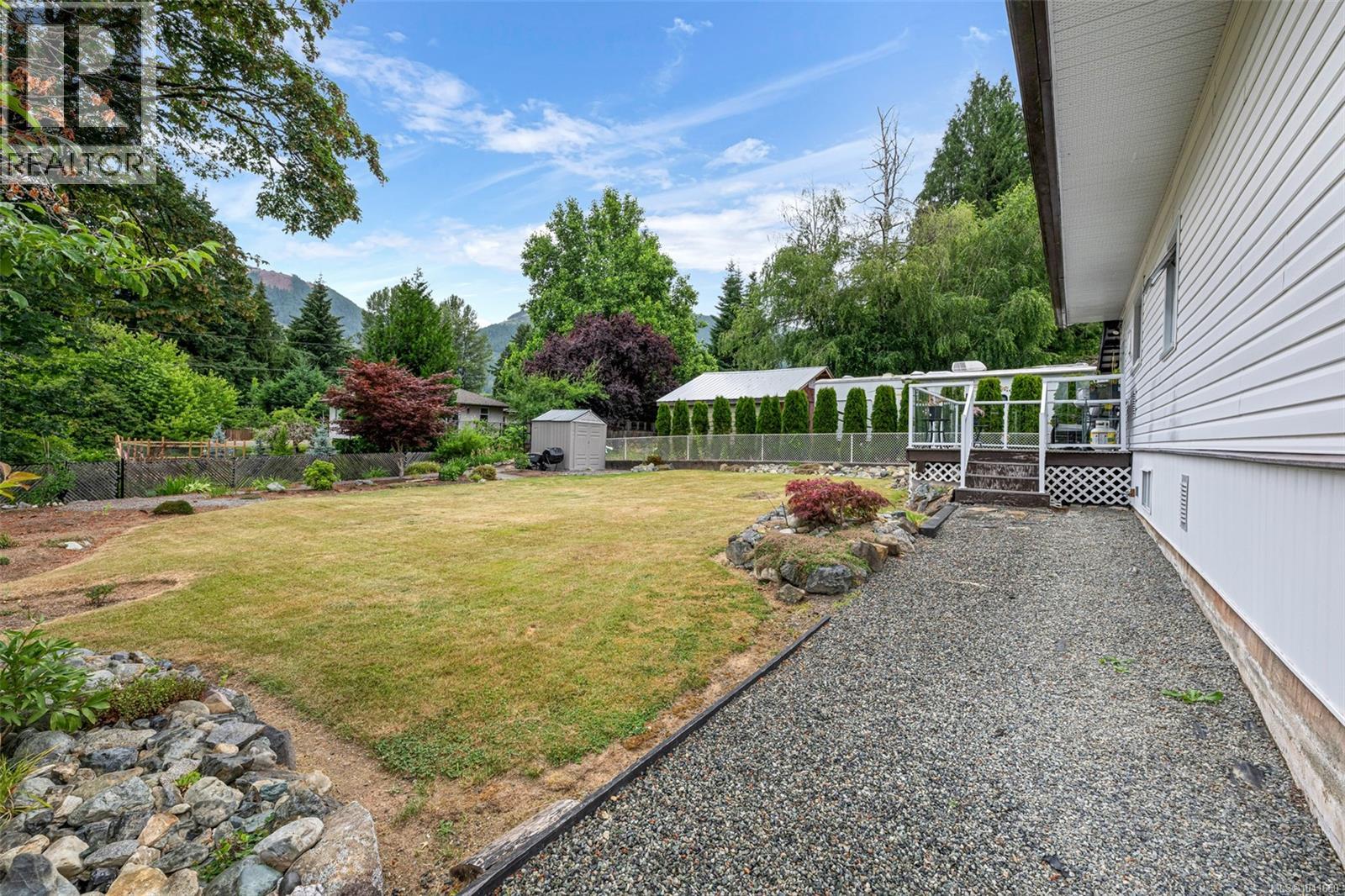 105 Cowichan Ave - 26