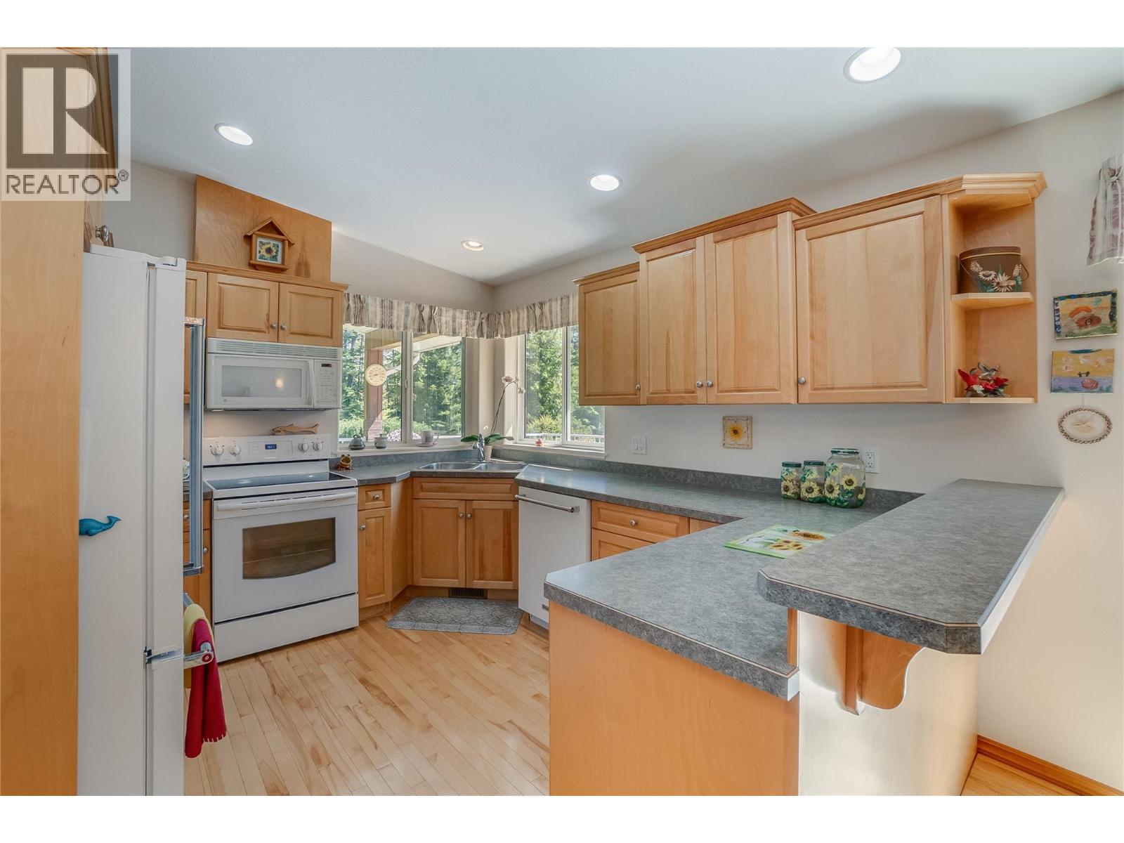 1995 Loff Road, Castlegar
