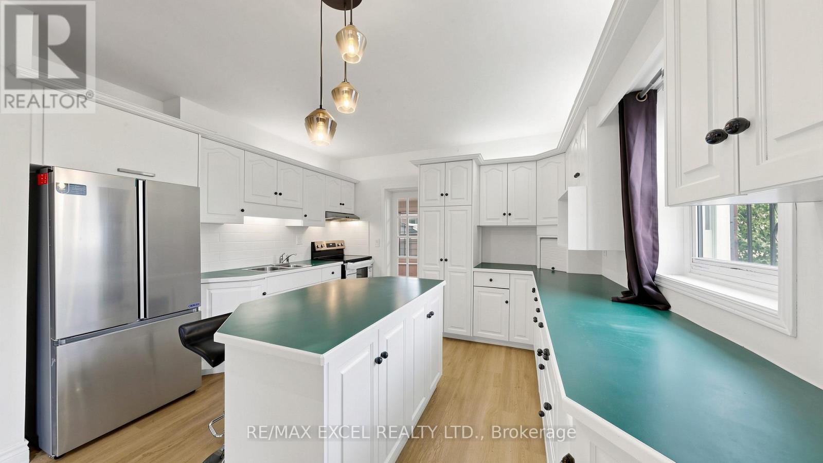 259 VICTORIA AVENUE N - 11