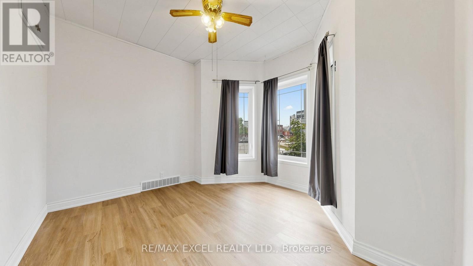 259 VICTORIA AVENUE N - 3