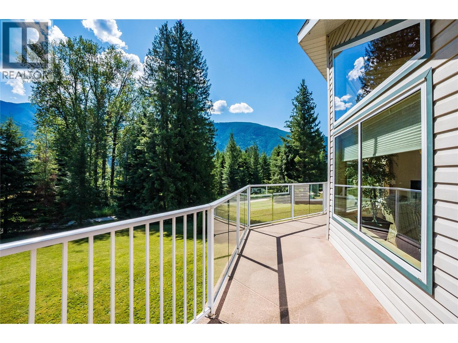 1995 Loff Road, Castlegar