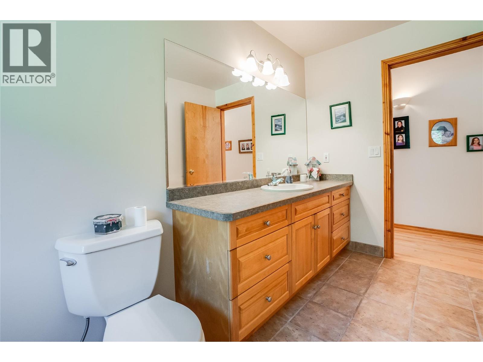 1995 Loff Road, Castlegar