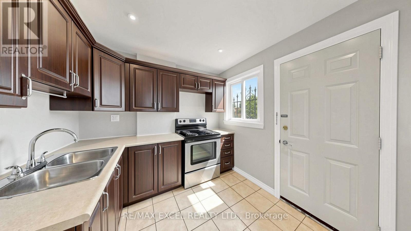 259 VICTORIA AVENUE N - 26