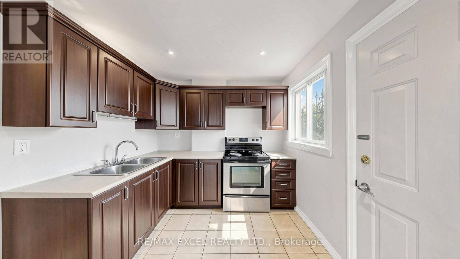 259 VICTORIA AVENUE N - 28